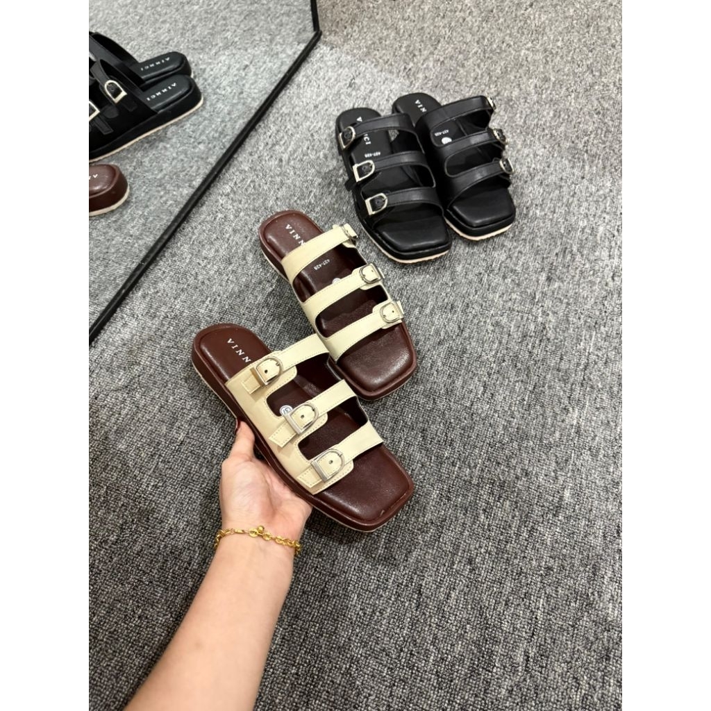 รองเท้าแตะโฟมส้นเตารีดสําหรับผู้หญิง Vinnci