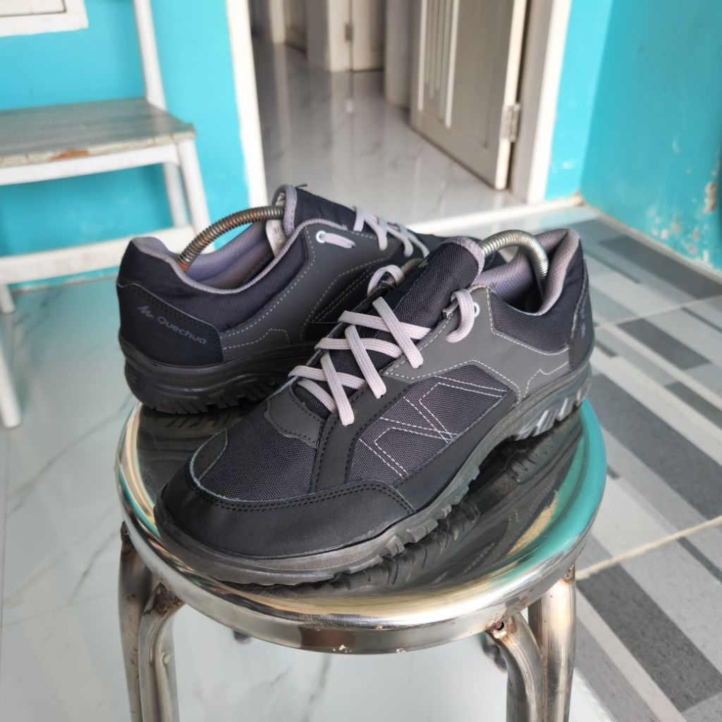 รองเท้ากลางแจ้ง Quenchua ขนาด 41.5 EUR