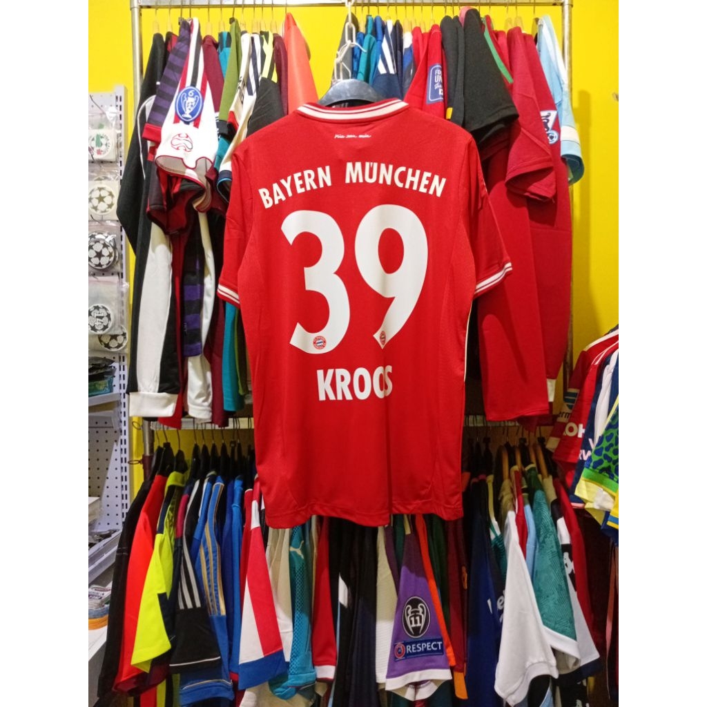 เสื้อฟุตบอลย้อนยุค GO Munchen 2013 2014 Home KROOS 39