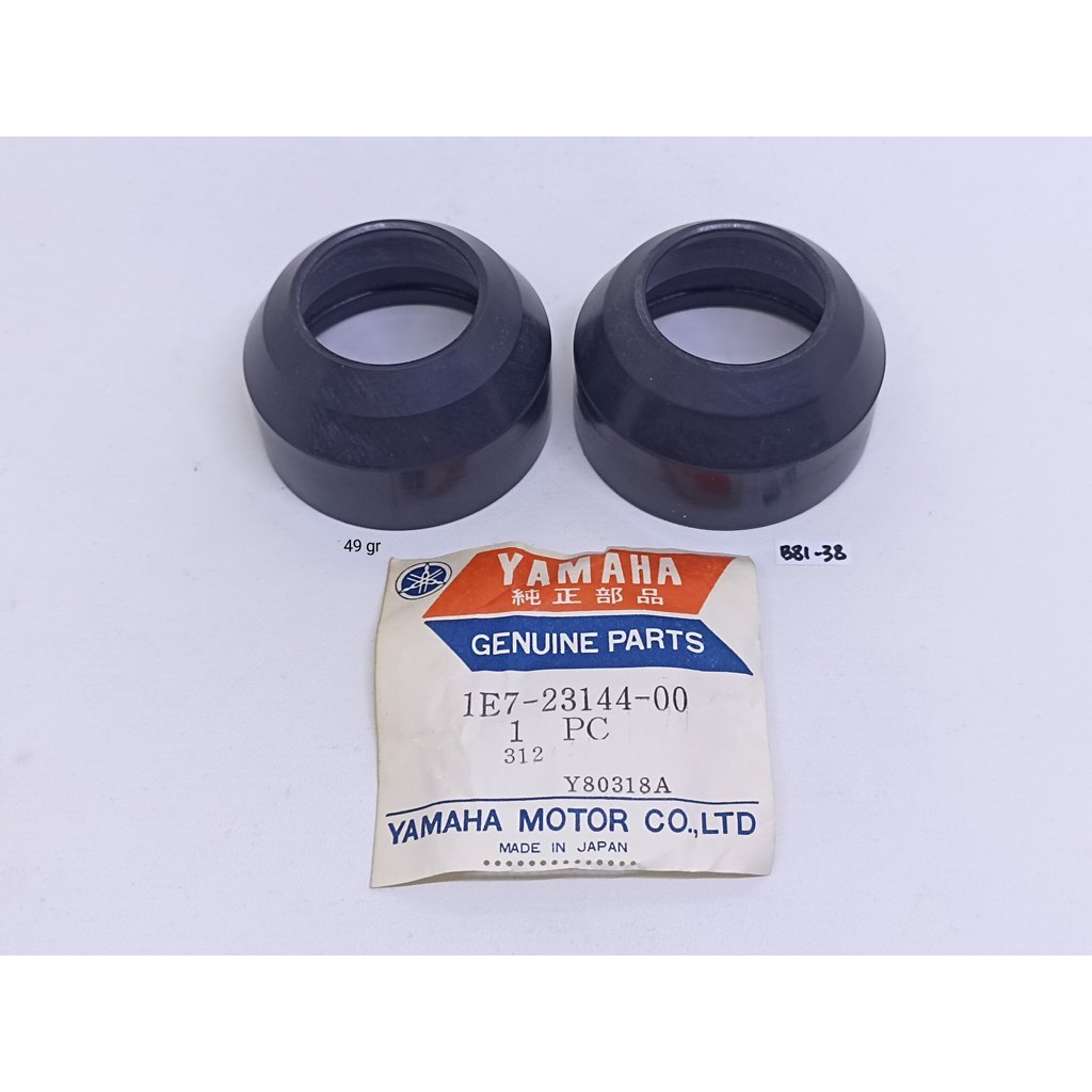 YAMAHA RX125 TWIN RXTWIN FRONT FORK COVER RUBBER DUST SEAL ORIGINAL 1E7-23144-00