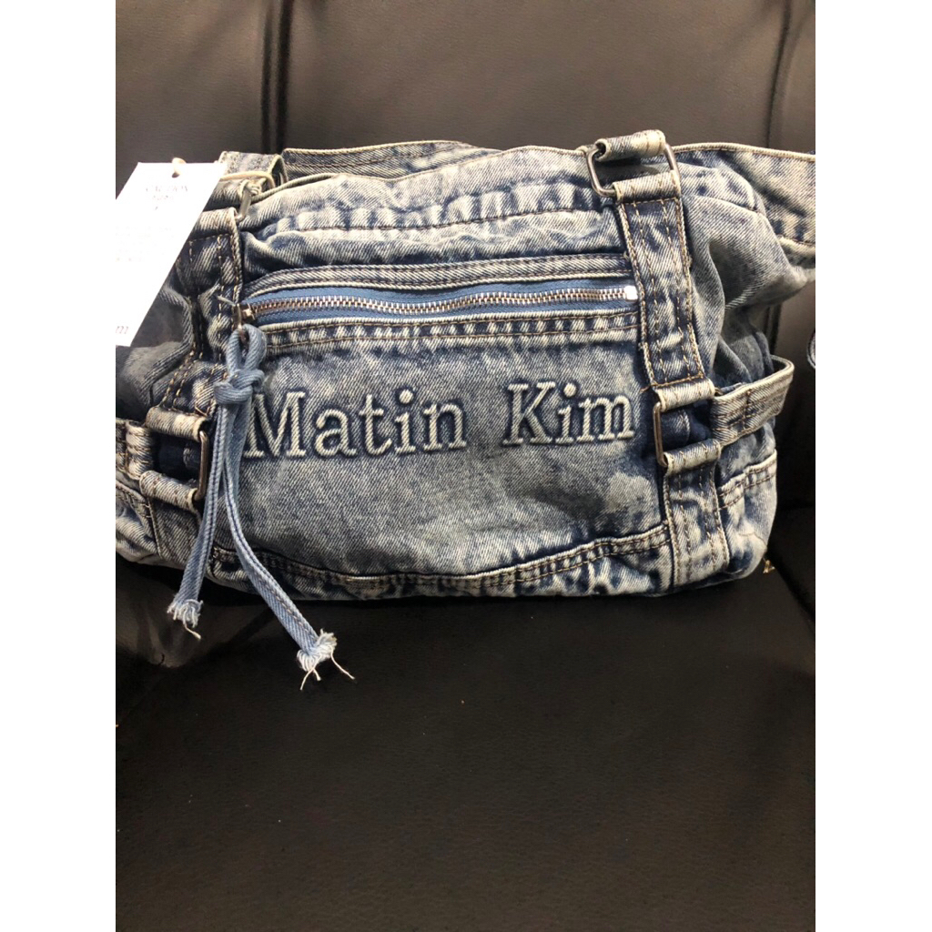 กระเป๋าสะพาย Matin Kim Blue Jeans