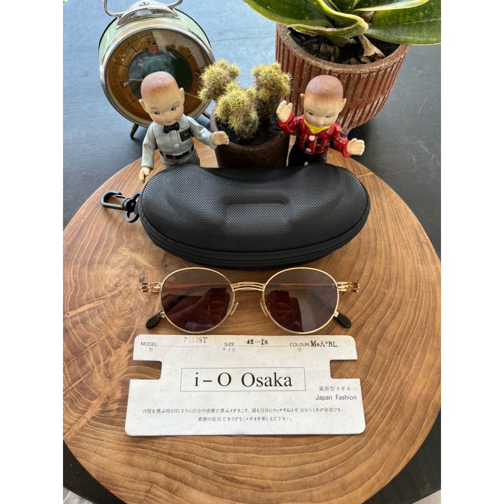 John lennon แว่นกันแดดวินเทจ 70s Brand: Eyen 22KGP Made in Japan Size: 50-18 gold/micron Frame เคลือ