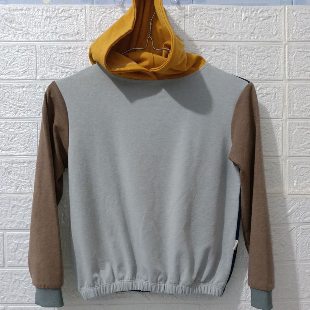 PRELOVED HODIES สําหรับพี่น้องอายุ 4-5 ปี