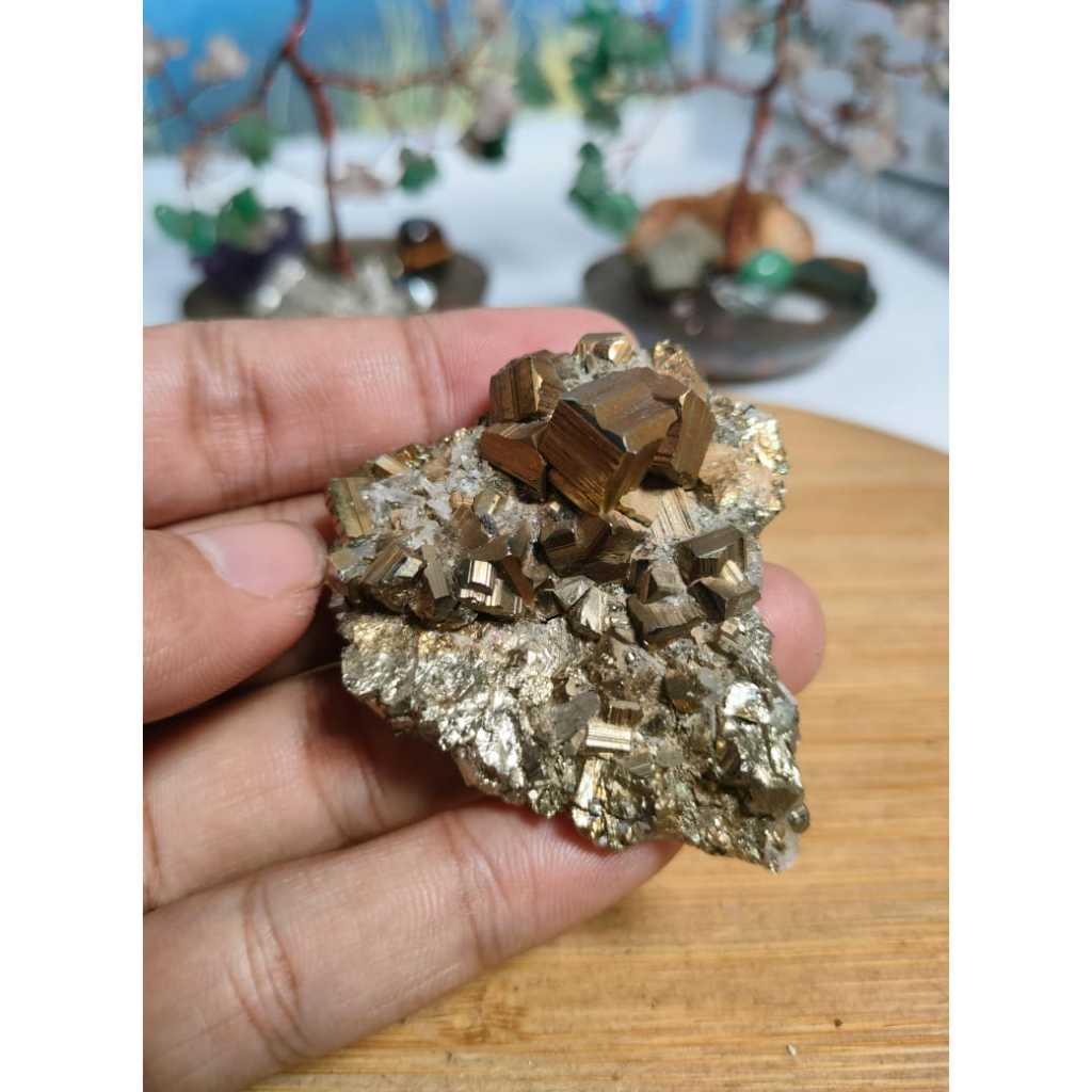 Natural Golden Cube Pyrite Cluster Nusantara คุณภาพสูงสุด (3)