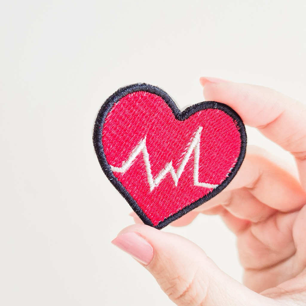 HEART RATE EMBROIDERY PATCH / HEART BEAT BADGE EMBROIDERY / HEALTHY IRON PATCH