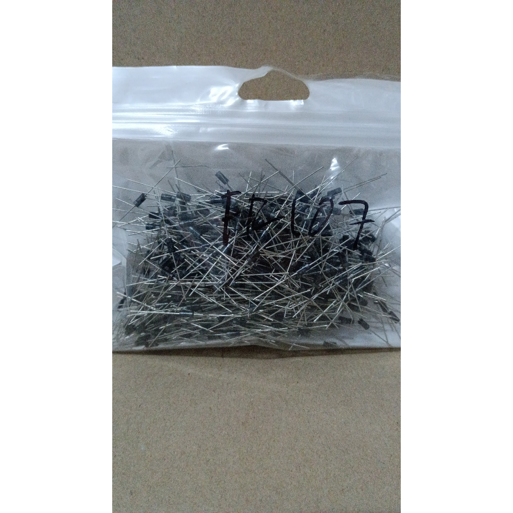 7852 ไดโอดจุ่มเร็ว 1a 1ampere 1 ampere 1000v fr107 fr 107