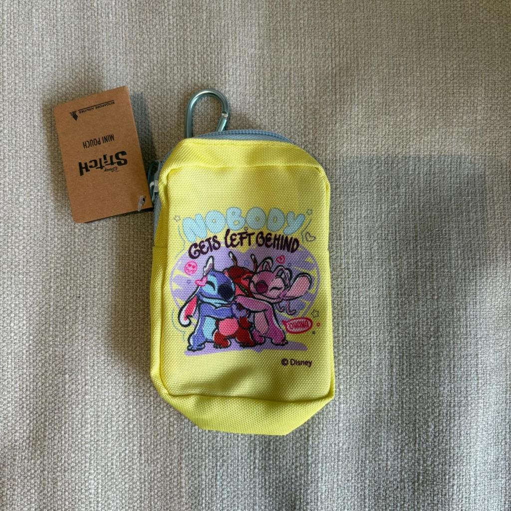 GANTUNGAN Singapore Airlines Lilo และ Stitch mini pouch พร้อม carabiner Disney Stitch Mini Pouch Car