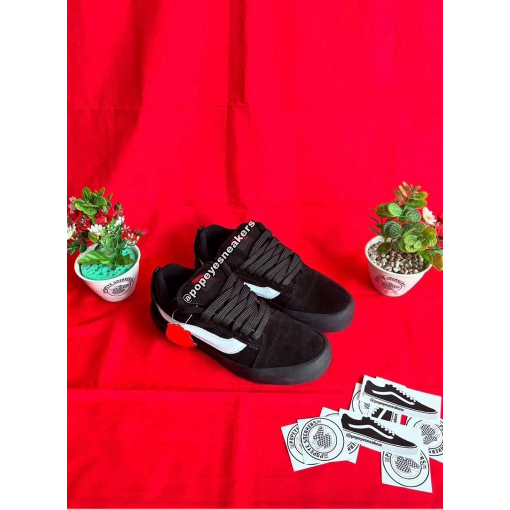 KNU SKOOL CONTRAST สีดําขาว