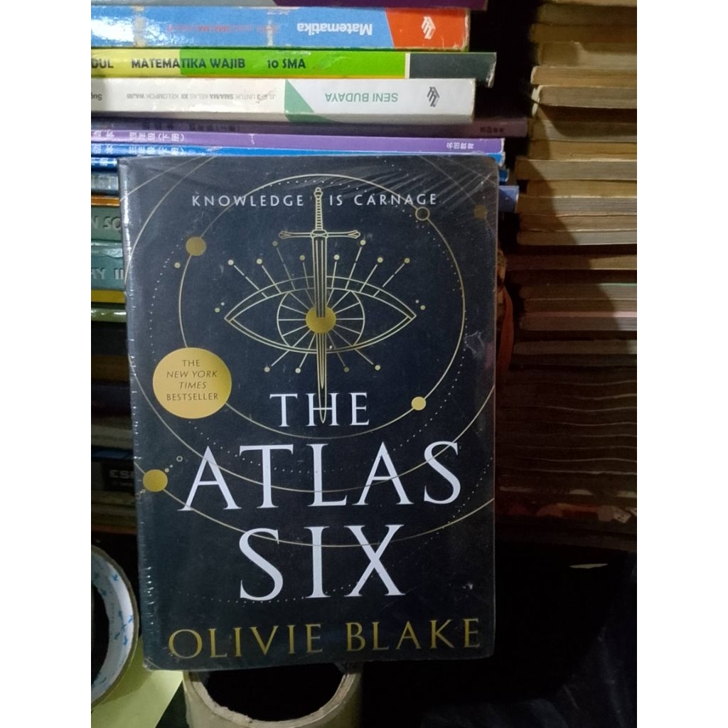 หนังสือ ทะเลสาบมะกอก Atlas Six