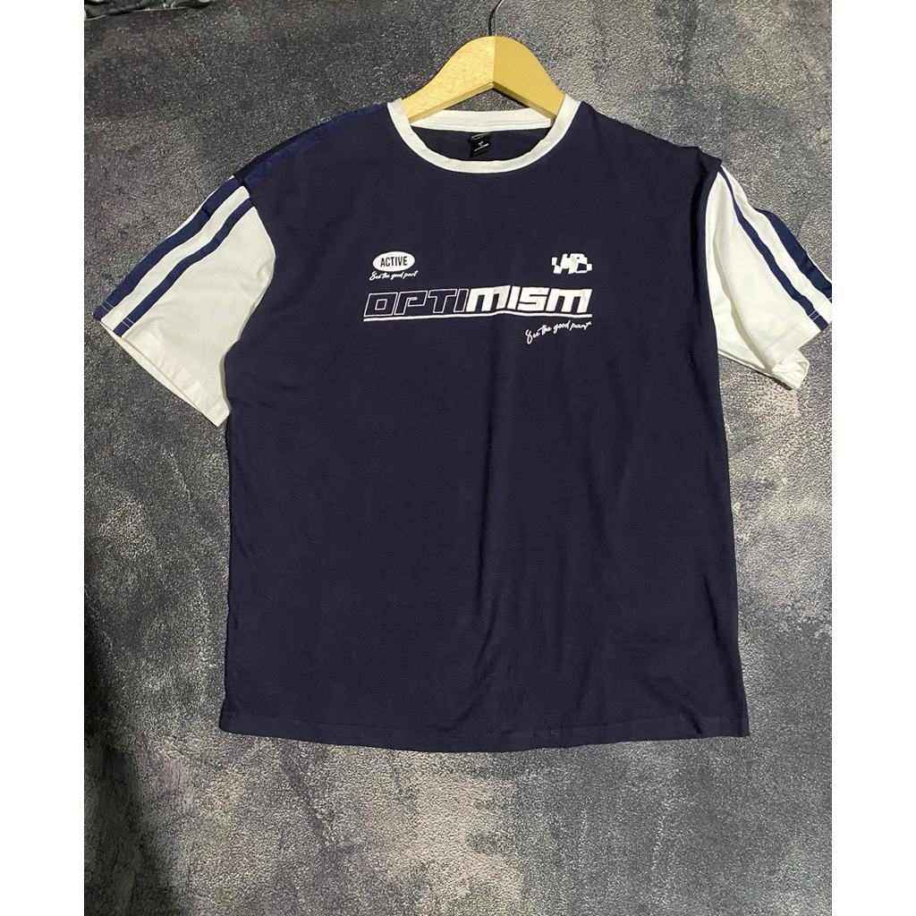 เสื้อยืด Dazy Dazy preloved (PLEEASE READ PRODUCT DESCRIPTION)