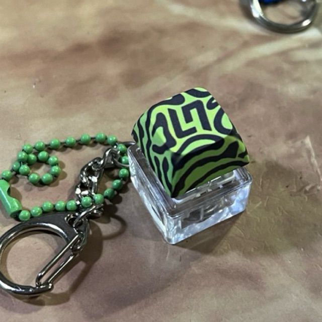 LN1 Gold Mando Norris F1 Keycap Fidget Keyring