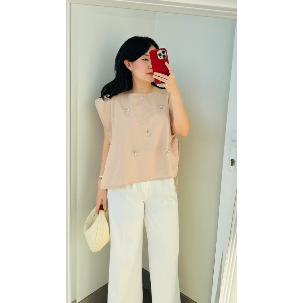 พร้อม! เสื้อตัวนอก Finne | เสื้อท็อปผู้หญิง | Tops ผู้หญิงระดับพรีเมียม