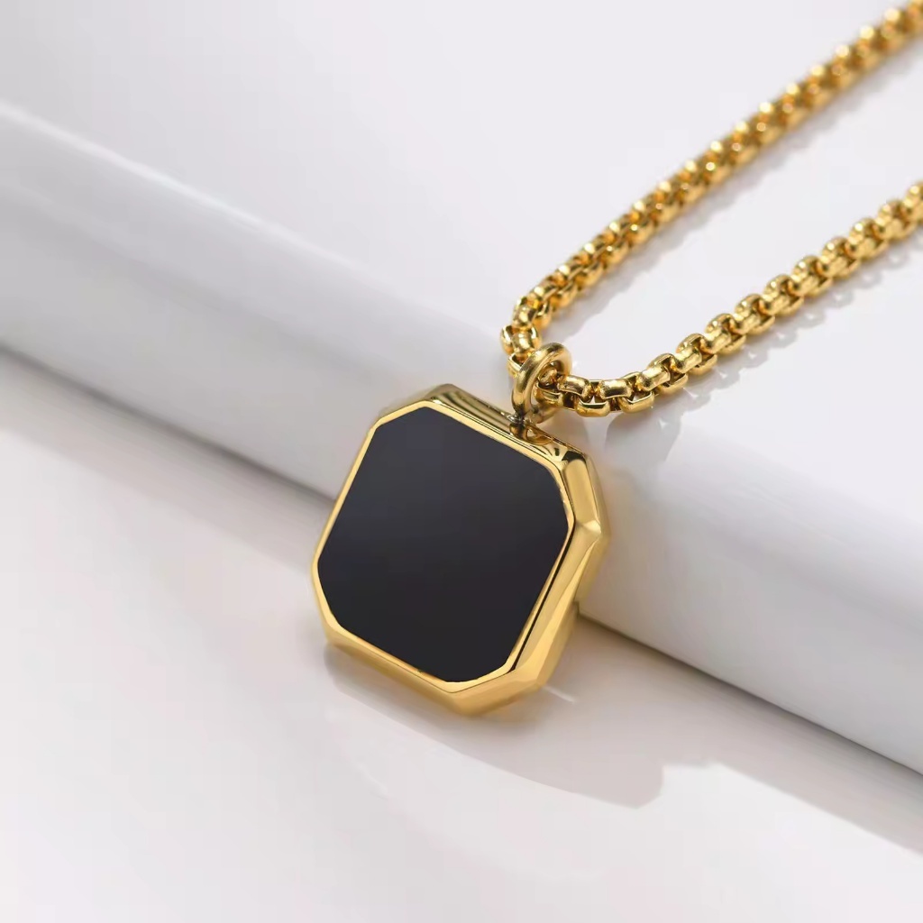 SHORT GOLD ENAMEL PENDANT ROLO สร้อยคอไทเทเนียมสไตล์สําหรับผู้ชายและผู้หญิง