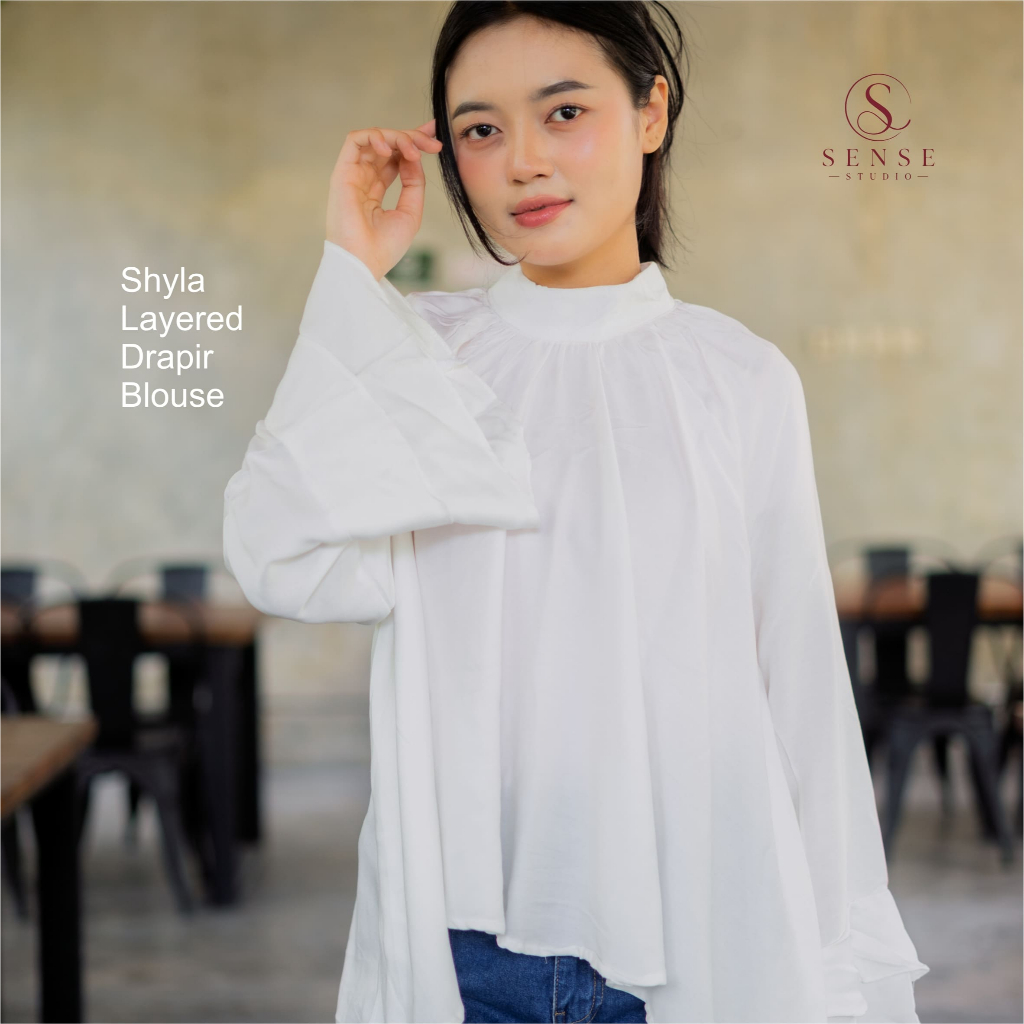 Sense Studio Shyla Layered Drapir เสื้อสตรีเรยอน Twill Premium | เสื้อเบลาส์ผู้หญิงสไตล์เกาหลีหรูหรา