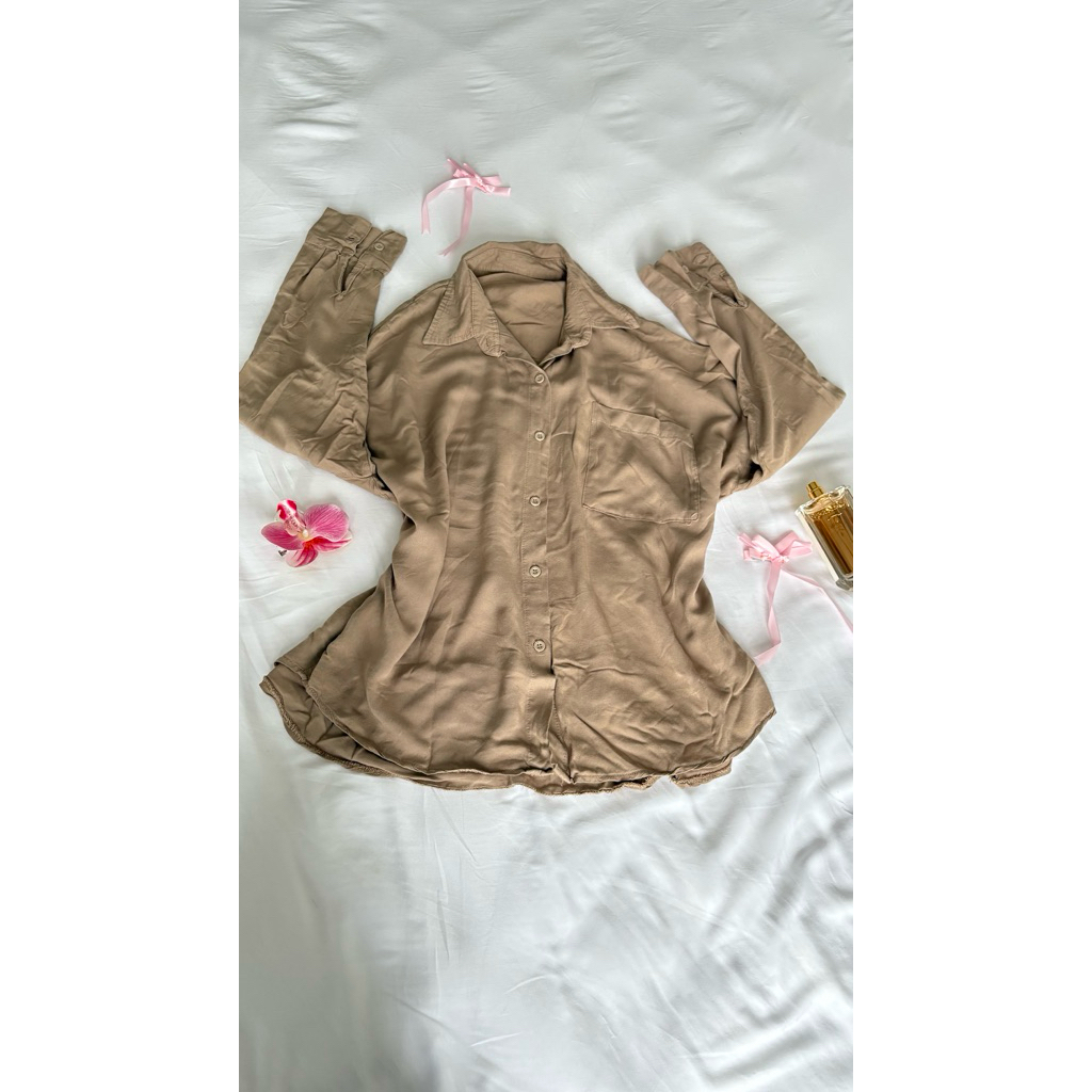 KEMEJA [PRELOVED] เสื้อเชิ้ต Taupe