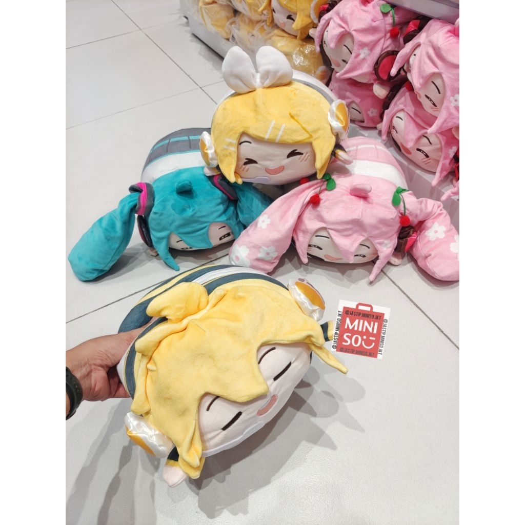 MINISO x HATSUNE MIKU หมอนโซฟาตุ๊กตา / HATSUNE MIKU Doll / KAGAMINE LEN / KAGAMINE RIN (หมอน / ตุ๊กต