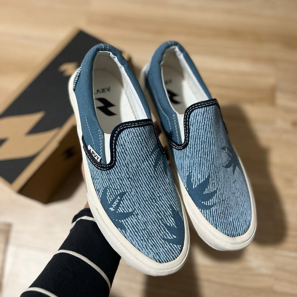 ARVY PALM ACID NAVY UNISEX SLIP-ON รองเท้าสําหรับผู้ชายและผู้หญิง