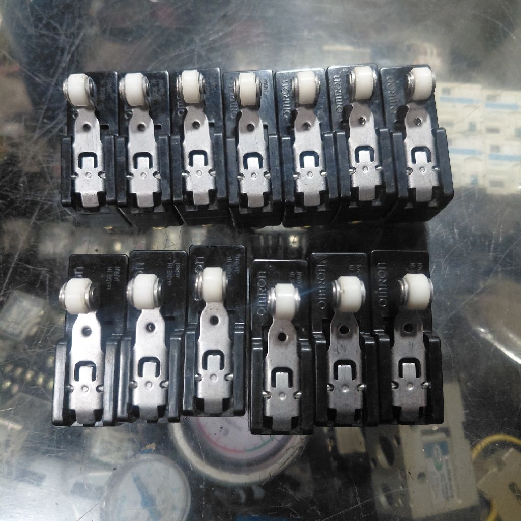 Omron Z-15GW 22B ลิมิตสวิตช์ Omron TYPE Z-15GW 22B