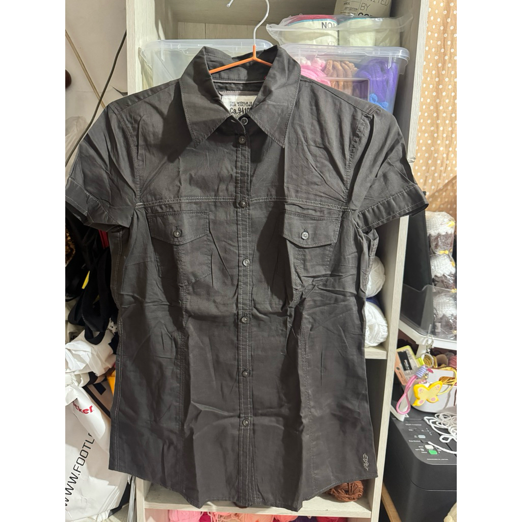 เสื้อผ้า Esprit ล่วงหน้า