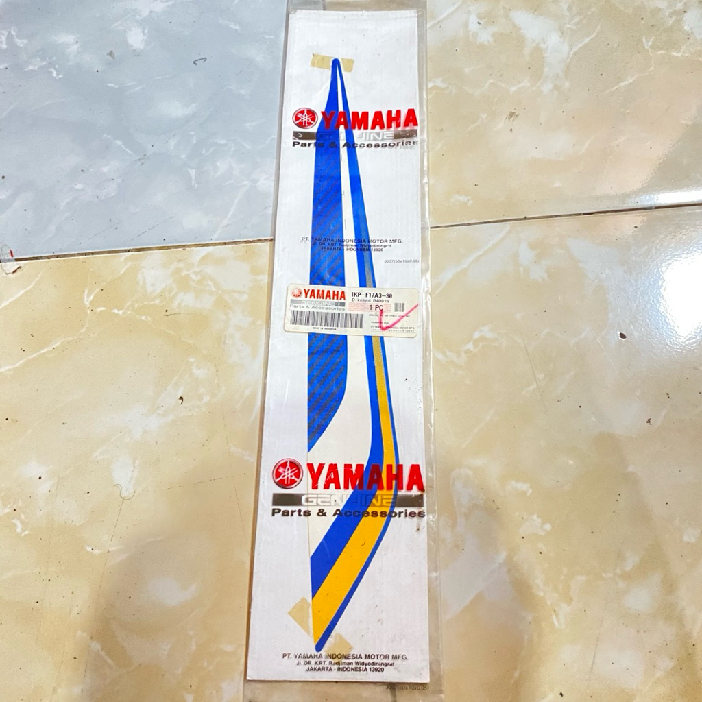 Yamaha Soul GT 2014 สีฟ้าสติกเกอร์แถบหลังซ้าย YGP 1KP-F17A3-30