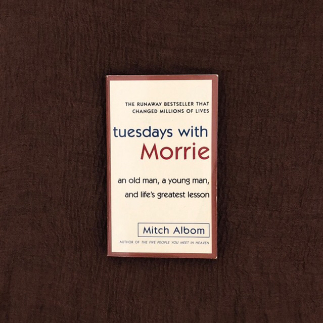 นิยายรัก: tuesday with morrie mitch albom bundling