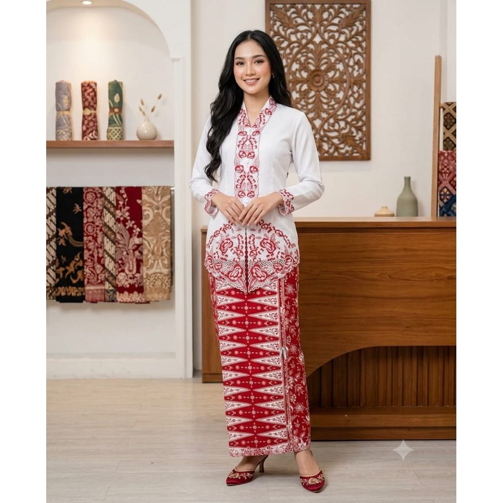 ENCIM KEBAYA SET WITH FLOWER MOTIF // ENCIM KEBAYA FOR AUGUST 17 // WOMENS ENCIM KEBAYA // MODERN EN