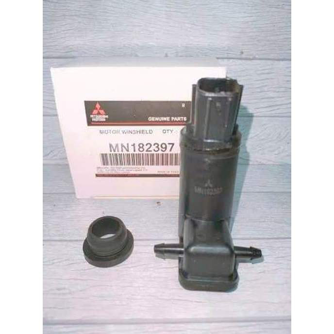 Motor Dynamo Wiper Washer Pump / สเปรย์น้ํา 12 Volt Strada Triton / Pajero sport old Brand Mitsubish
