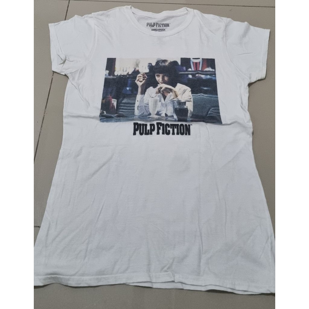 เสื้อยืดผู้หญิงฟิล์มศิลปะ Pulp Fiction