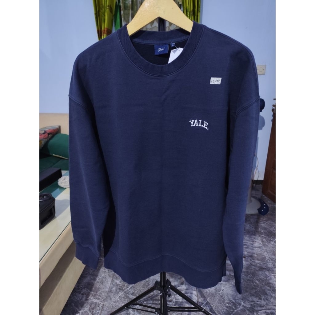 YALE Crewneck*******