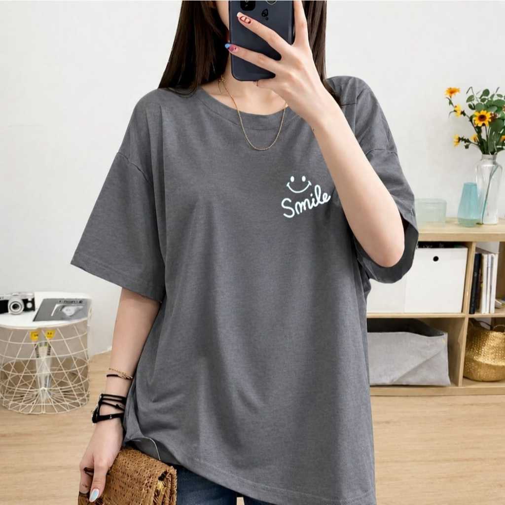เสื้อยืดโอเวอร์ไซส์ผู้หญิง / เสื้อยืดสตรี Distro / เสื้อยืดโอเวอร์ไซส์สตรีท / Distro / ผู้หญิง / มีใ