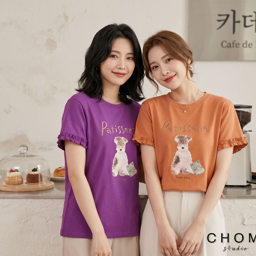 CHOM BY A21 SHOP A21SHOP - เสื้อเชิ้ตผู้หญิงพร้อม PUPPY DOGGY CHARACTER PICTURE MOTIF WITH RIMPLE CU