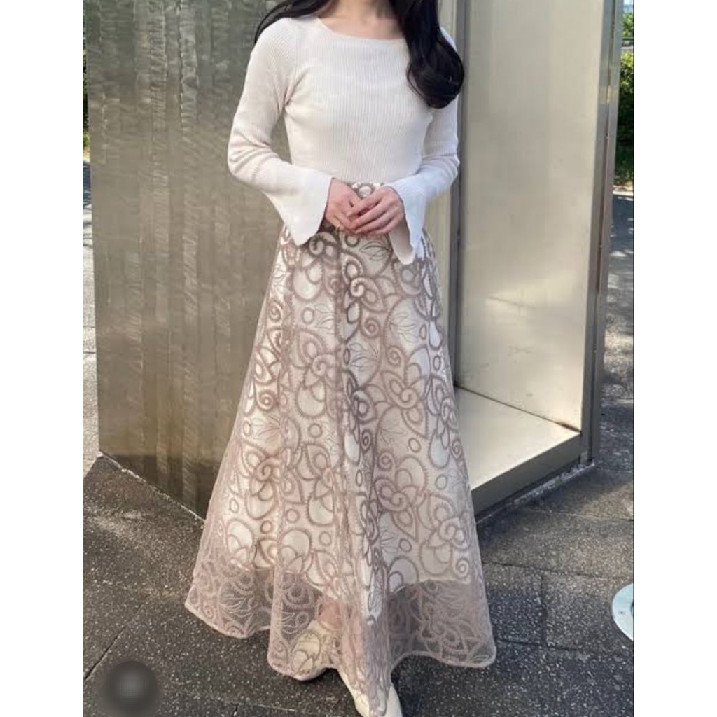 กระโปรงโบรเคดผู้หญิง GRL