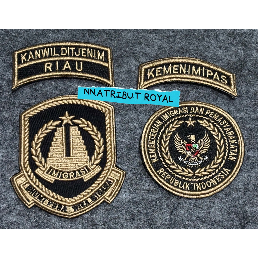 AIRPORT CREAM RAISED BET & BLACK AIRPORT RAISED BET