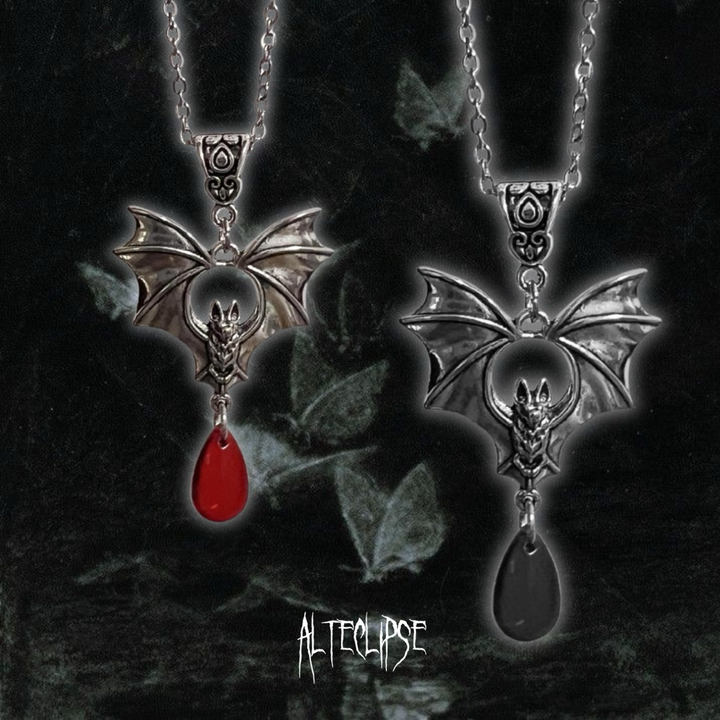 Alteclipse Bloody Bat Nightgleam Necklace – N67 Gothic Grunge Vampire Pendant Jewelry // Alteclipse 