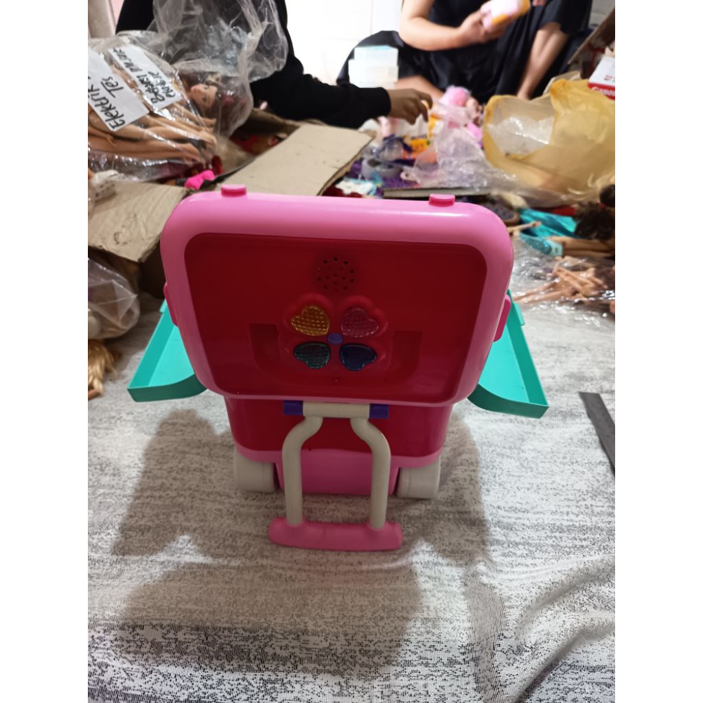 Barbie K.SB 2 เครื่องมือแต่งหน้า Scraping Place