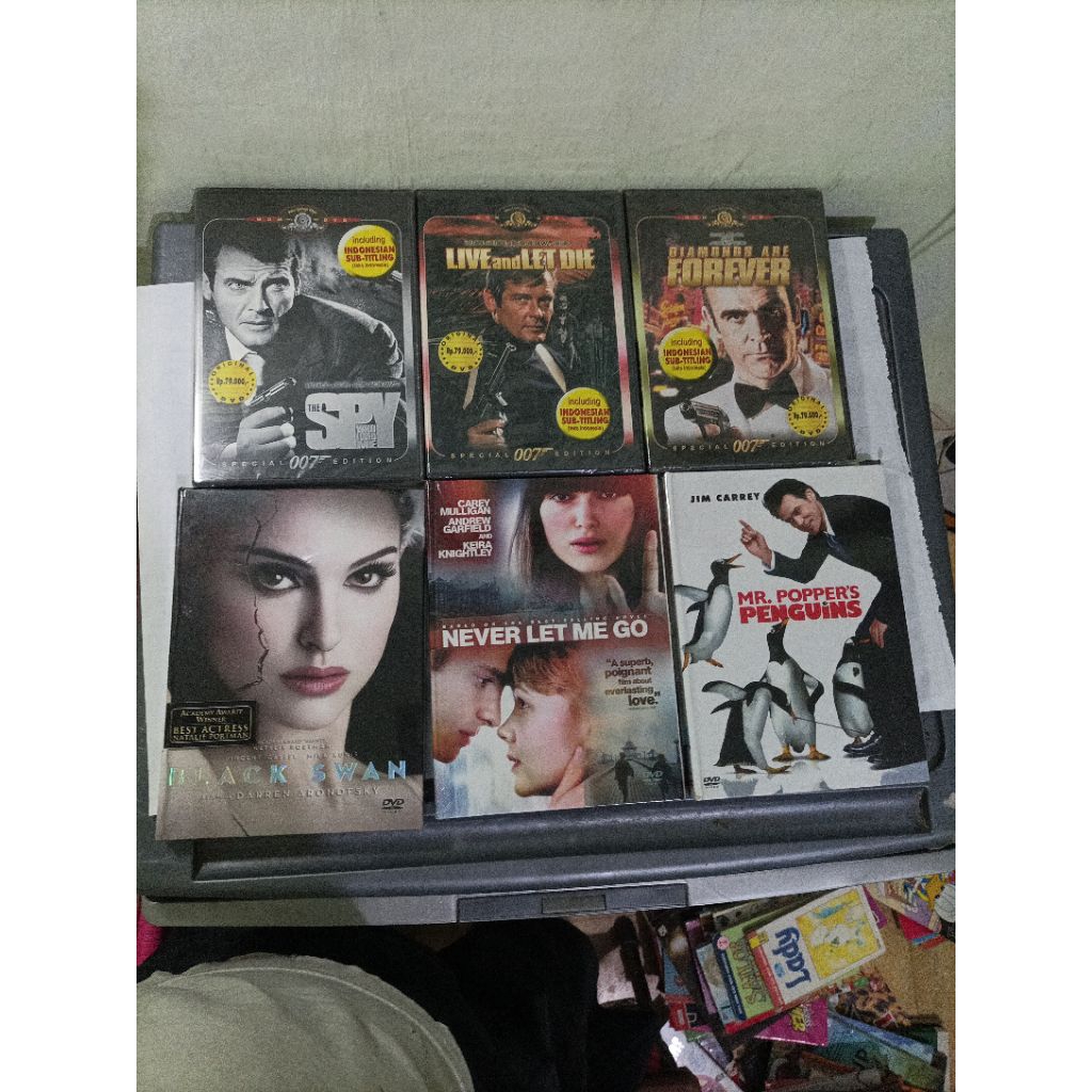 ดีวีดีต้นฉบับภูมิภาค 3 James Bond (สายลับที่รักฉัน, Diamonds ever, Live and Let Die), Cowboys & Alie