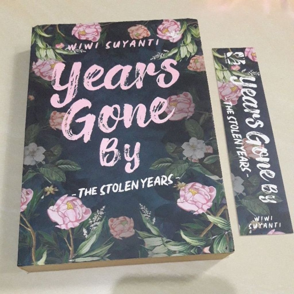 นวนิยายปี Gone โดย - ปี Stolen - Wiwi Suyananti