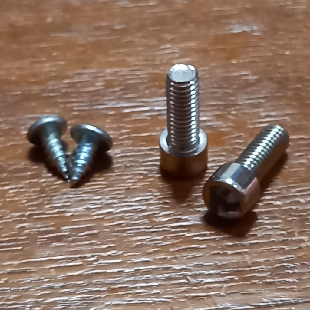 สลักเกลียวประกอบแร็คประตูของ Lkea Mulik