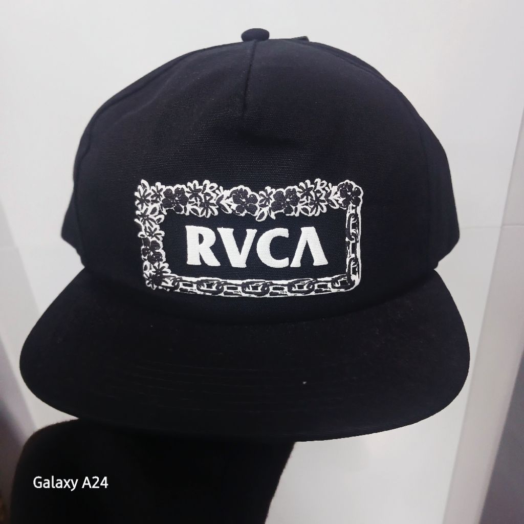 หมวก RVCA Break aWark Snapback สีดํา