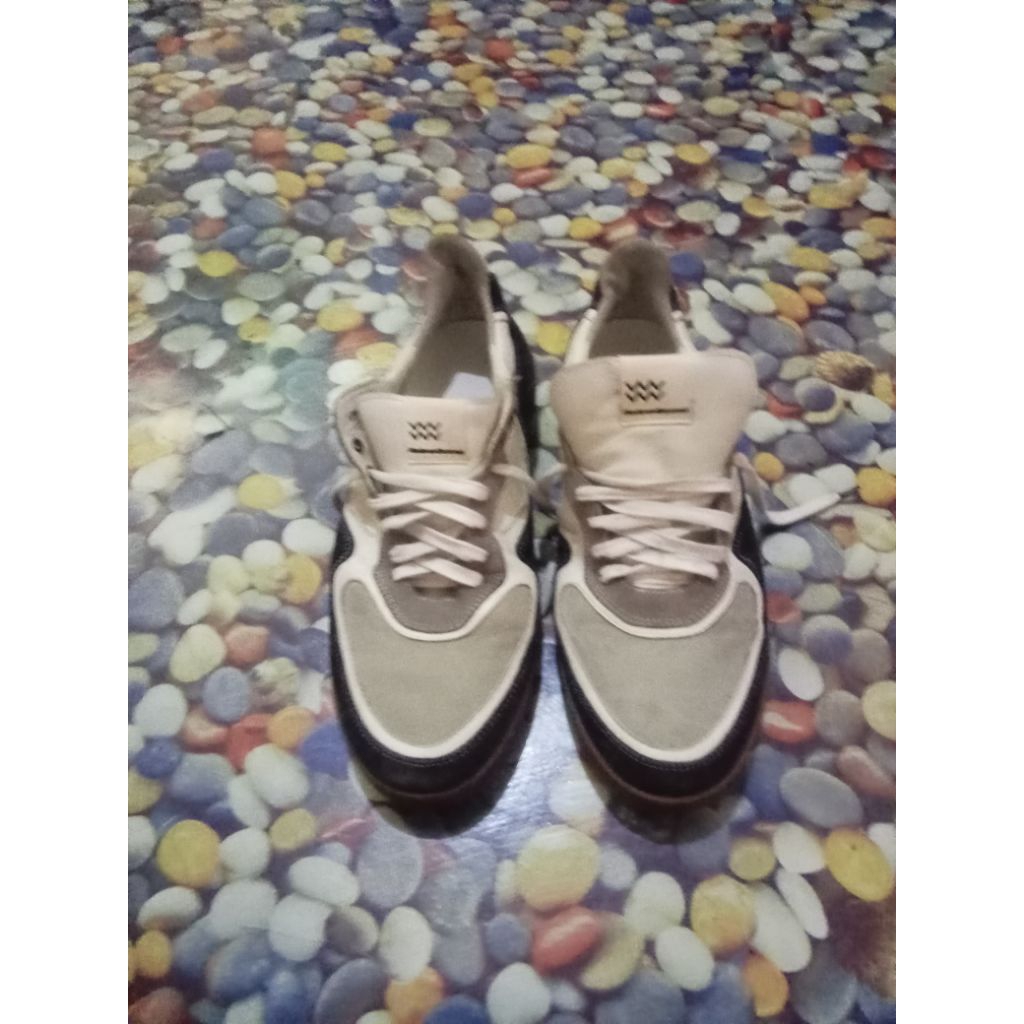 รองเท้าผ้าใบ zwart floris Van bombmel