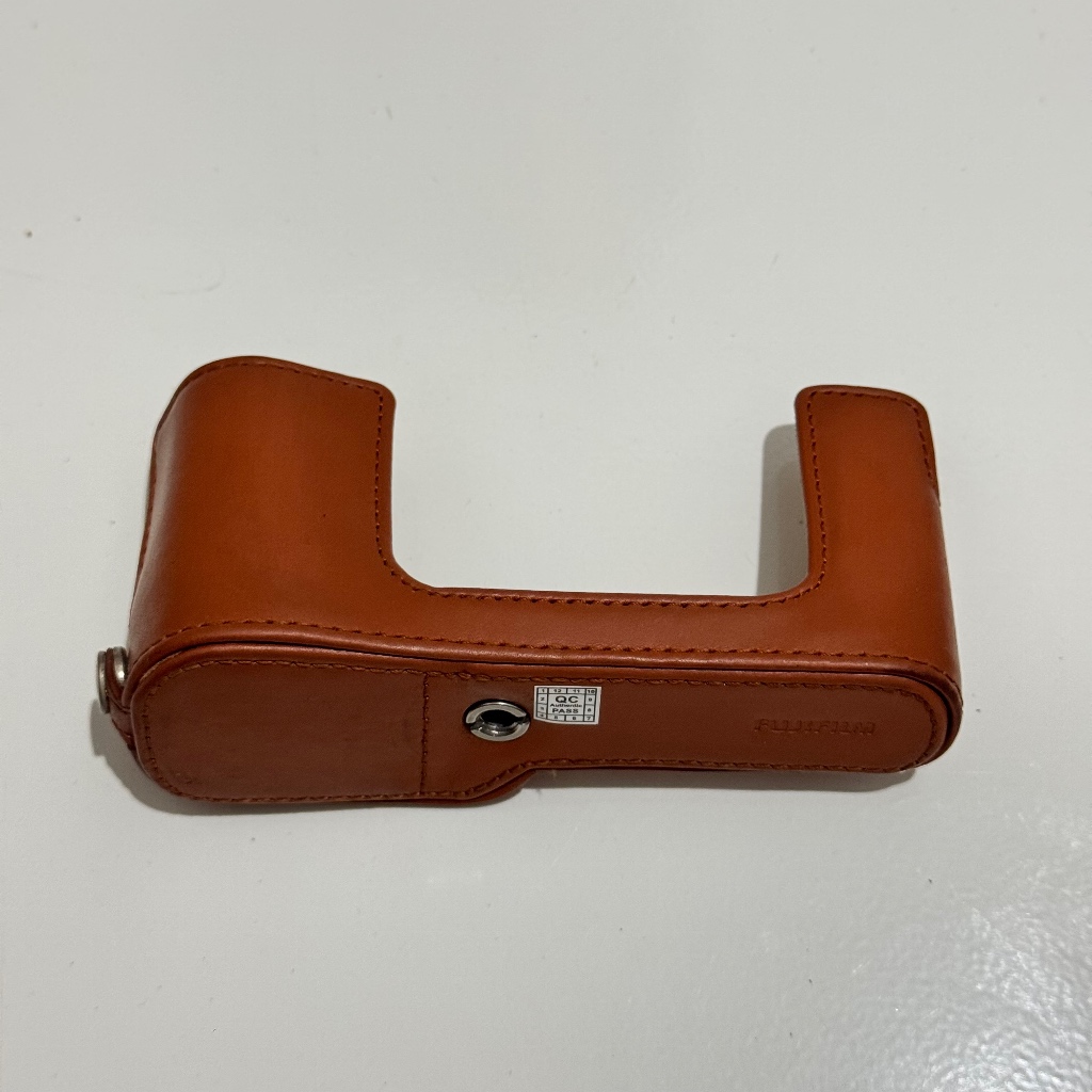 ซองหนัง HALF CASE FUJIFILM X-A10 X-A20 X-A5 / XA10 XA20 XA5