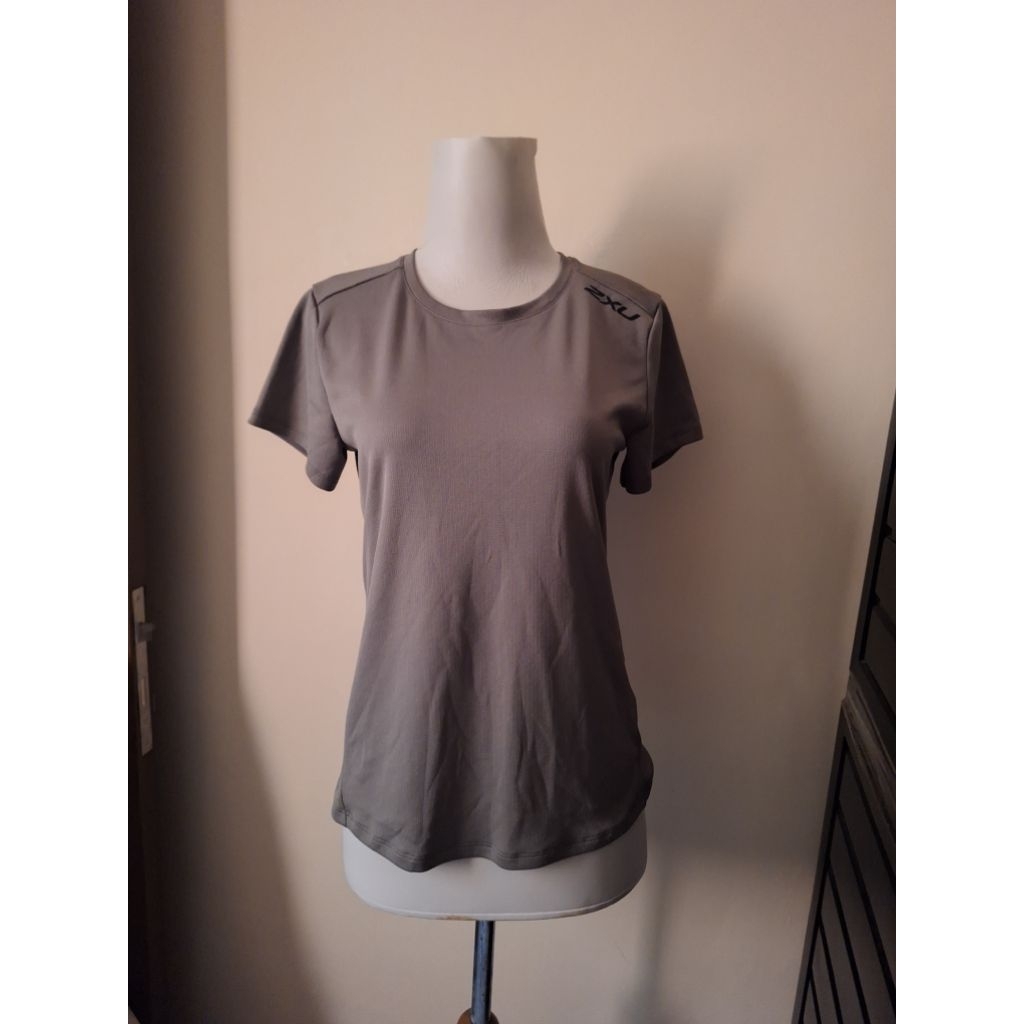 2XU เสื้อยืดกีฬาผู้หญิง ไซส์ S