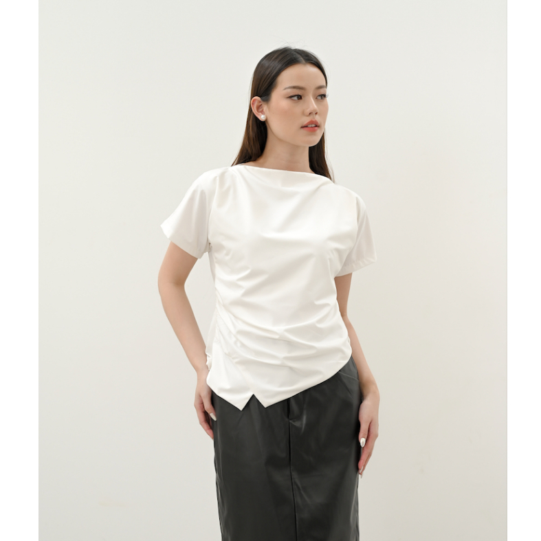 MIA Studio - Iris Blouse สีขาว | เสื้อเบลาส์ผู้หญิงอสมมาตรสีขาว