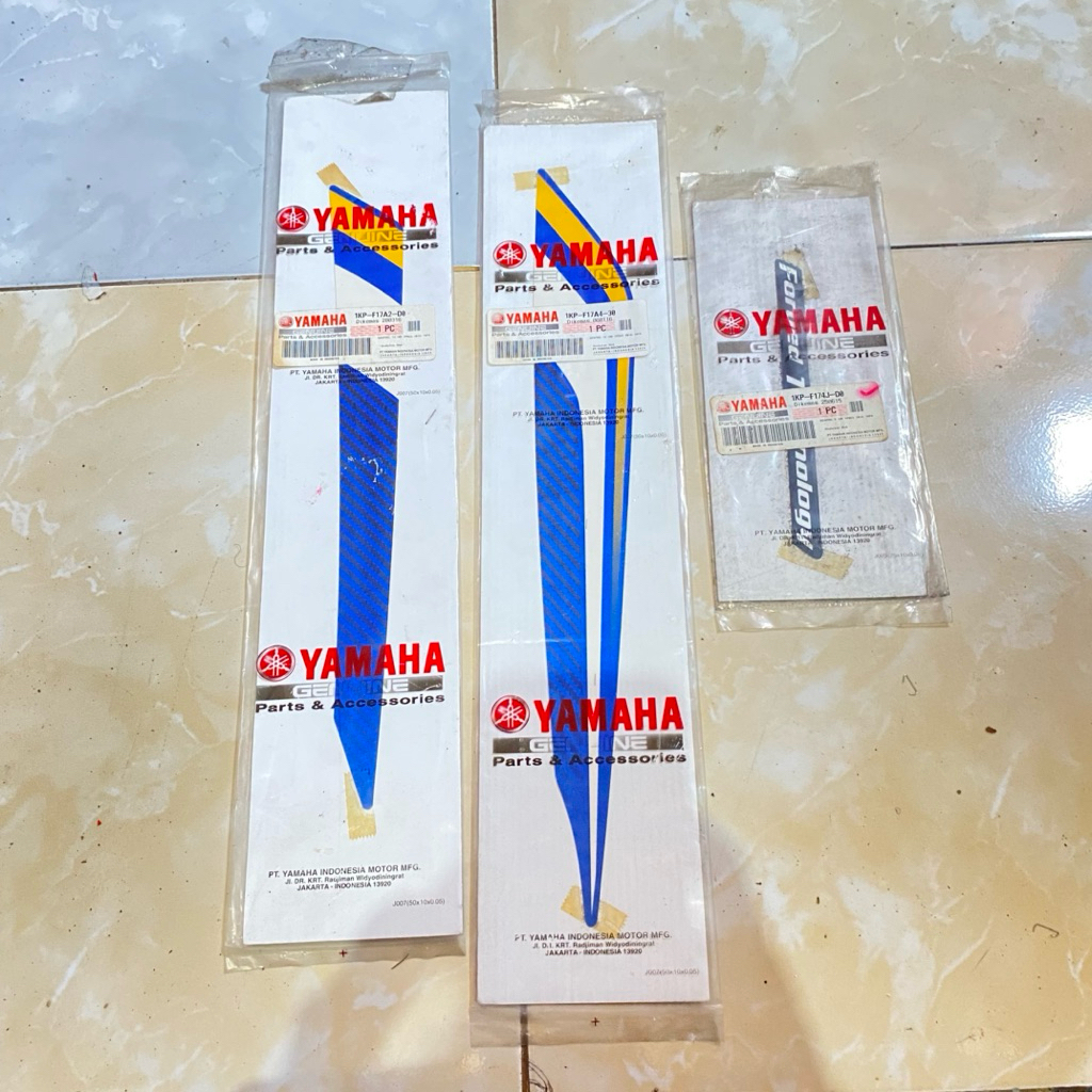 สติ๊กเกอร์ตัวถังหลังขวา striping Yamaha Soul GT 2014 สีน้ําเงิน original YGP 1KP-F17A2-D0 1KP-F17A4-
