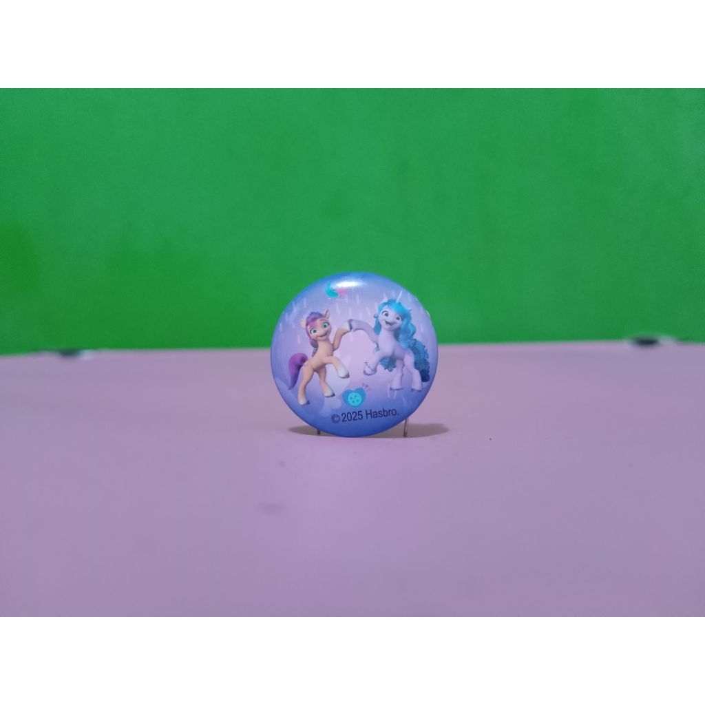 MY LITTLE PONY Badge เข็มกลัด Pin - SUNNY STARSCOUT x IZZY MOONBOW - Hasbro Retro Vintage Rare Colle