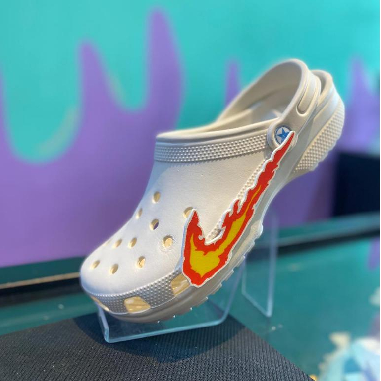 Jibbitz สําหรับ Fire Pattern Sandal ตกแต่งวัสดุพิมพ์ 3 มิติสําหรับรองเท้าแตะผู้ชายและผู้หญิง