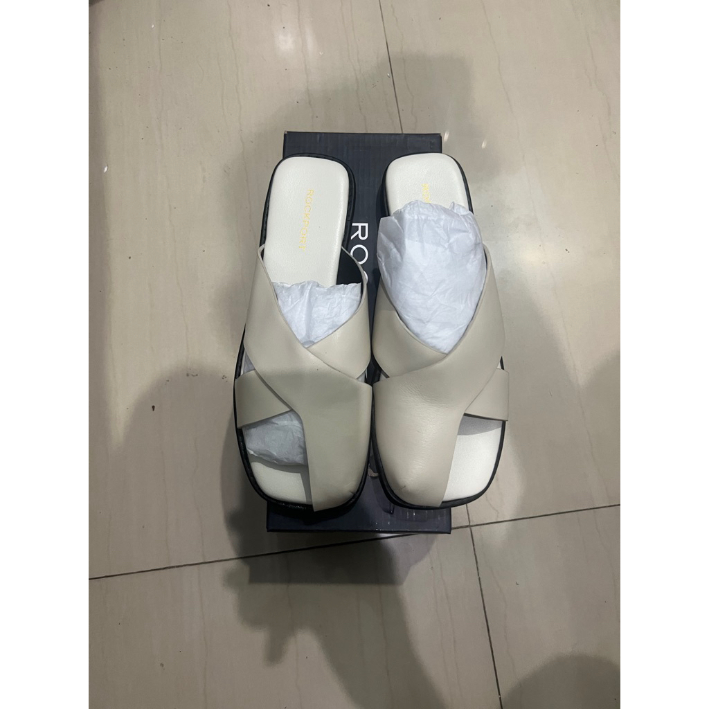 Rockport Off White Sandals ของแท้ 100%