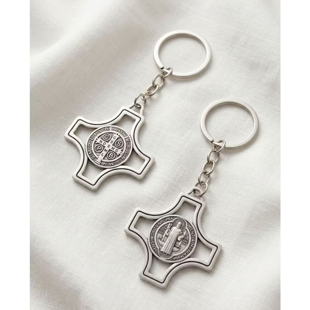 GANTUNGAN Benedict Cross Keychain with Holes Silver 4x4cm A32/14 - พวงกุญแจ Benedict - Benedict Meda