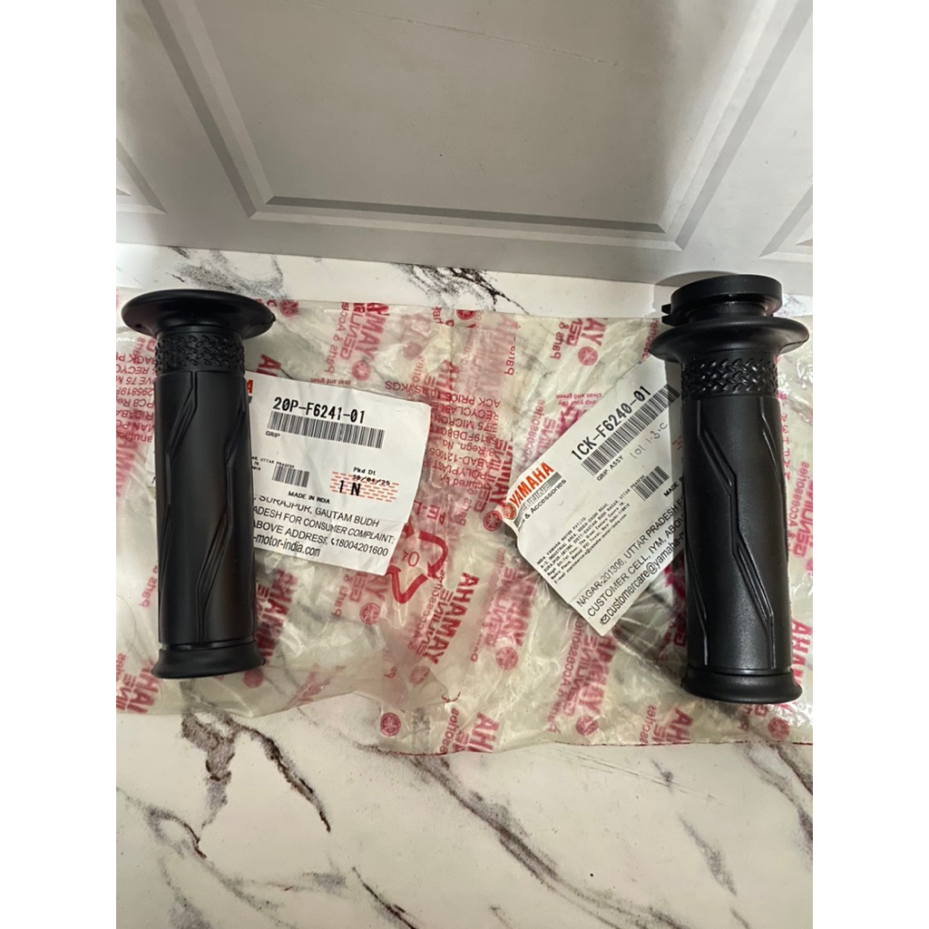 Group Assy Handgrip Hanfat ยางแก๊สมือจับ Xabre R15 V2 ORI YGP 1CK-F6240-01 + 20P-F6241-01