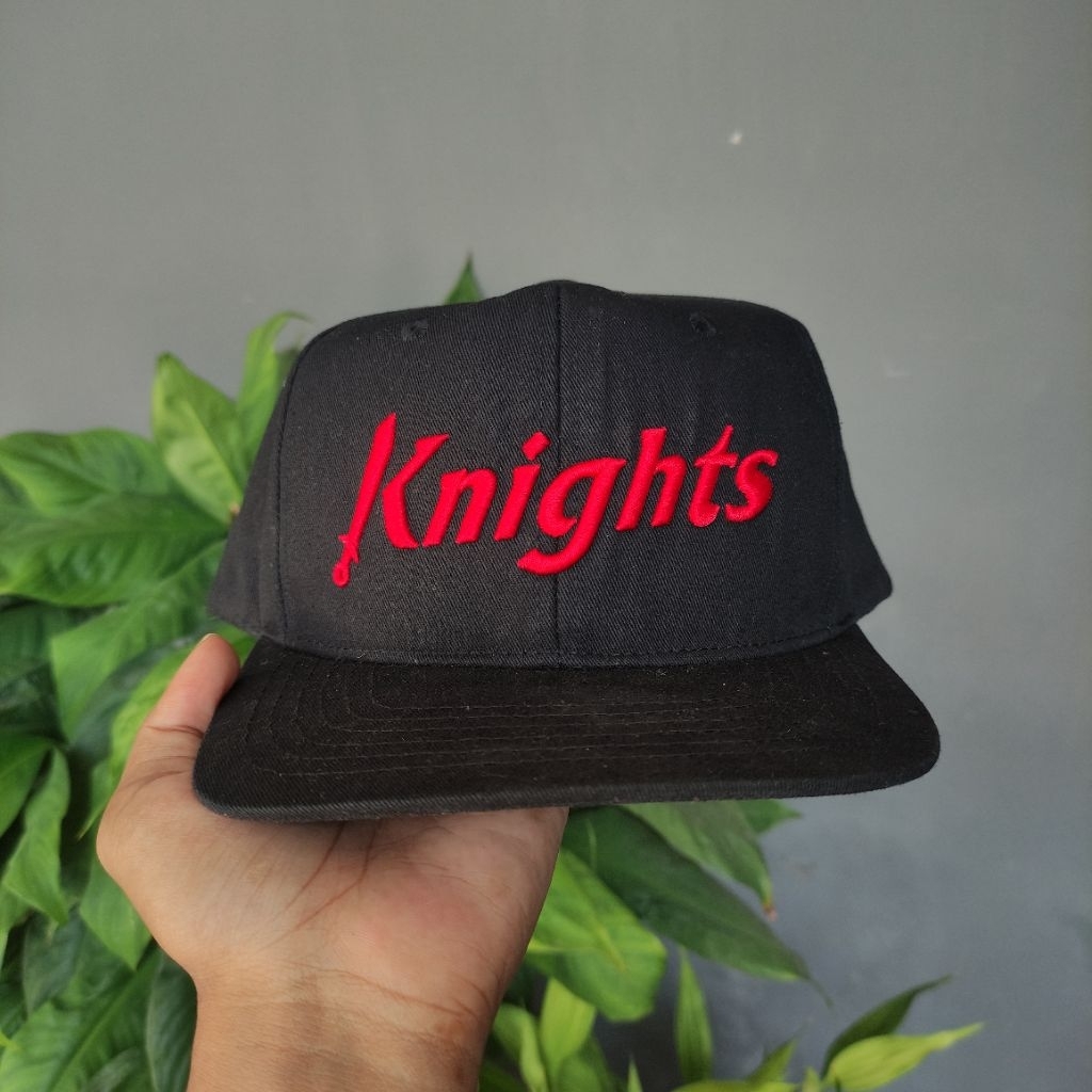 หมวกวินเทจ SK KN1GHTS BASK3TBALL SCRIPT